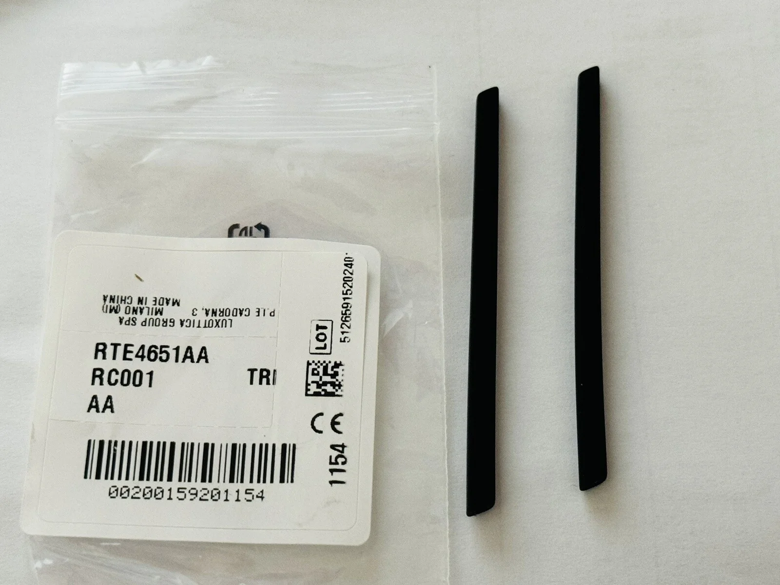 NEW OAKLEY MONOHULL OX5151 EYEGLASSES REPLACEMENT EARSOCKS BLACK AUTHENTIC PARTS